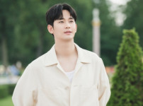 김수현 출연료 8억으로 4배 인상, 논란 여전 혹은 눈물의 여왕 '128억' 줘도 남는 장사 주장 기사의 썸네일